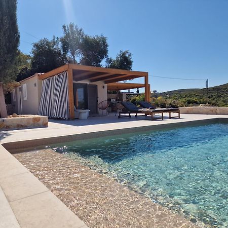 Sunny Villas Klismata Bagian luar foto